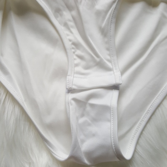🎉 JUST IN! 🎉Sexy white off shoulder bodysuit - Picture 6 of 8